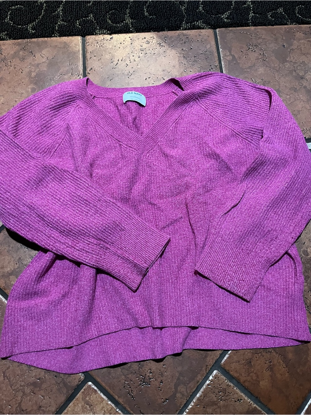 Old Navy Women’s V-Neck Pullover Sweater - Magenta